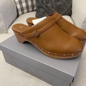 Size 9 clogs